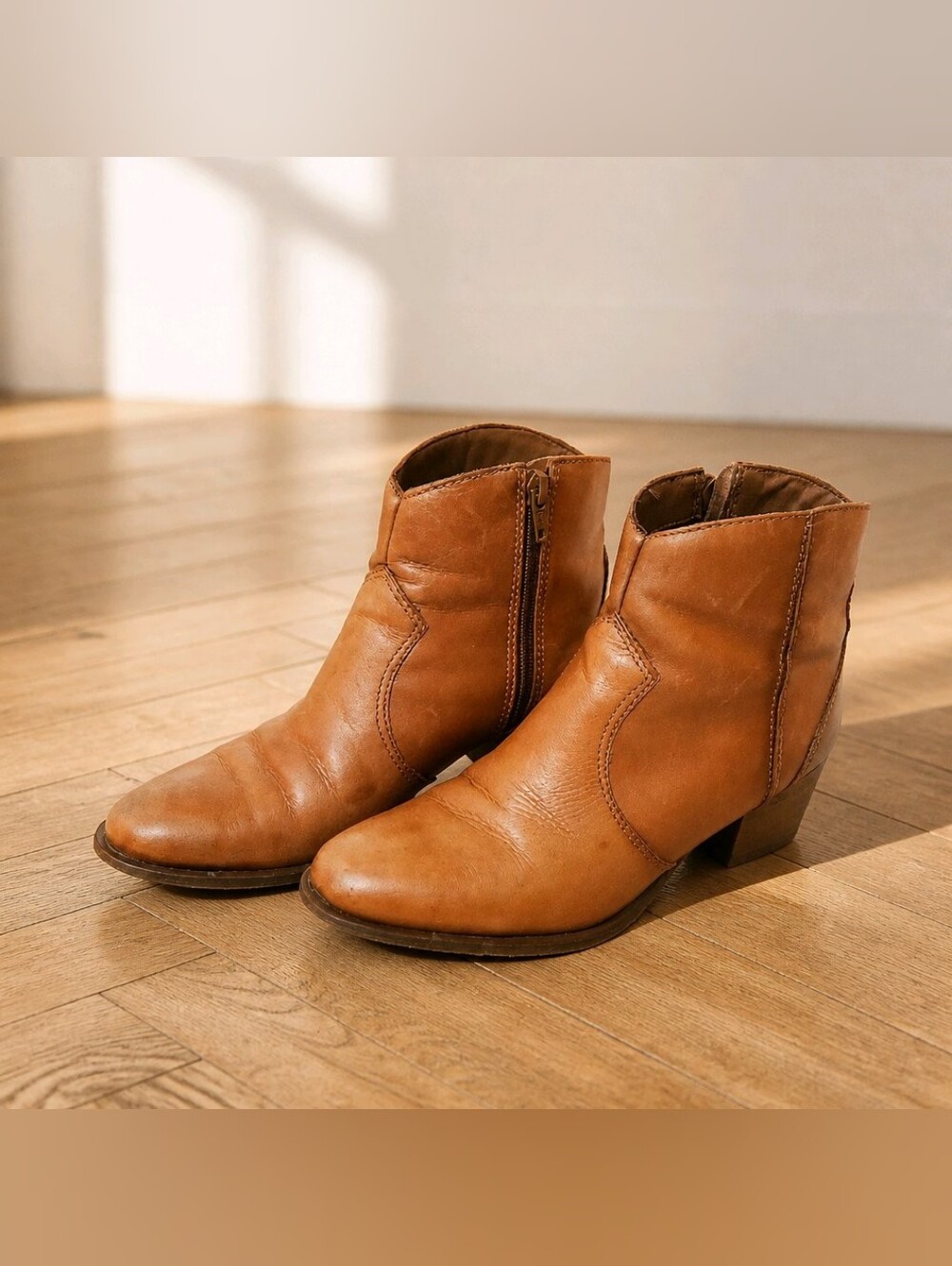 AREZZO Classic Women's Tan Leather Ankle Boots